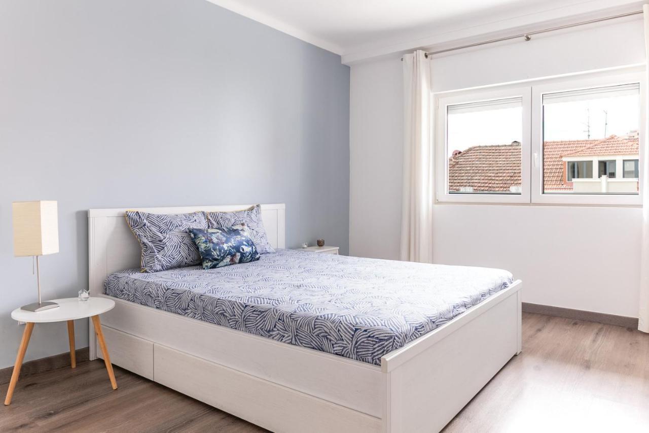Apartment 1 Bedroom With Balcony 2 Min Walk To The Beach!