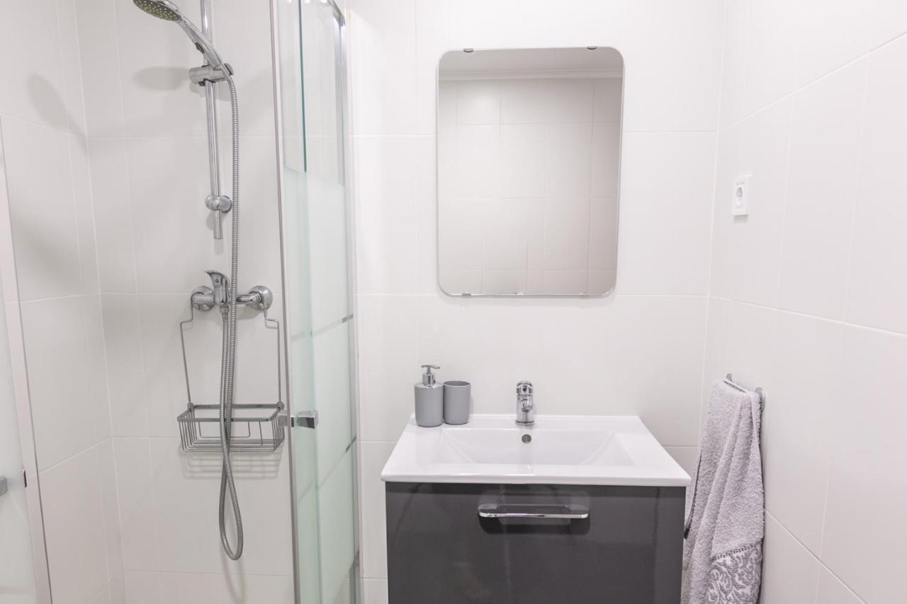 1 Bedroom With Balcony 2 Min Walk To The Beach! Apartment Costa da Caparica