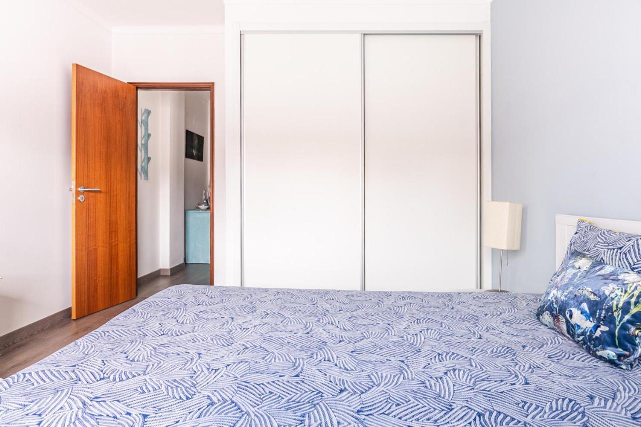 Apartment 1 Bedroom With Balcony 2 Min Walk To The Beach!