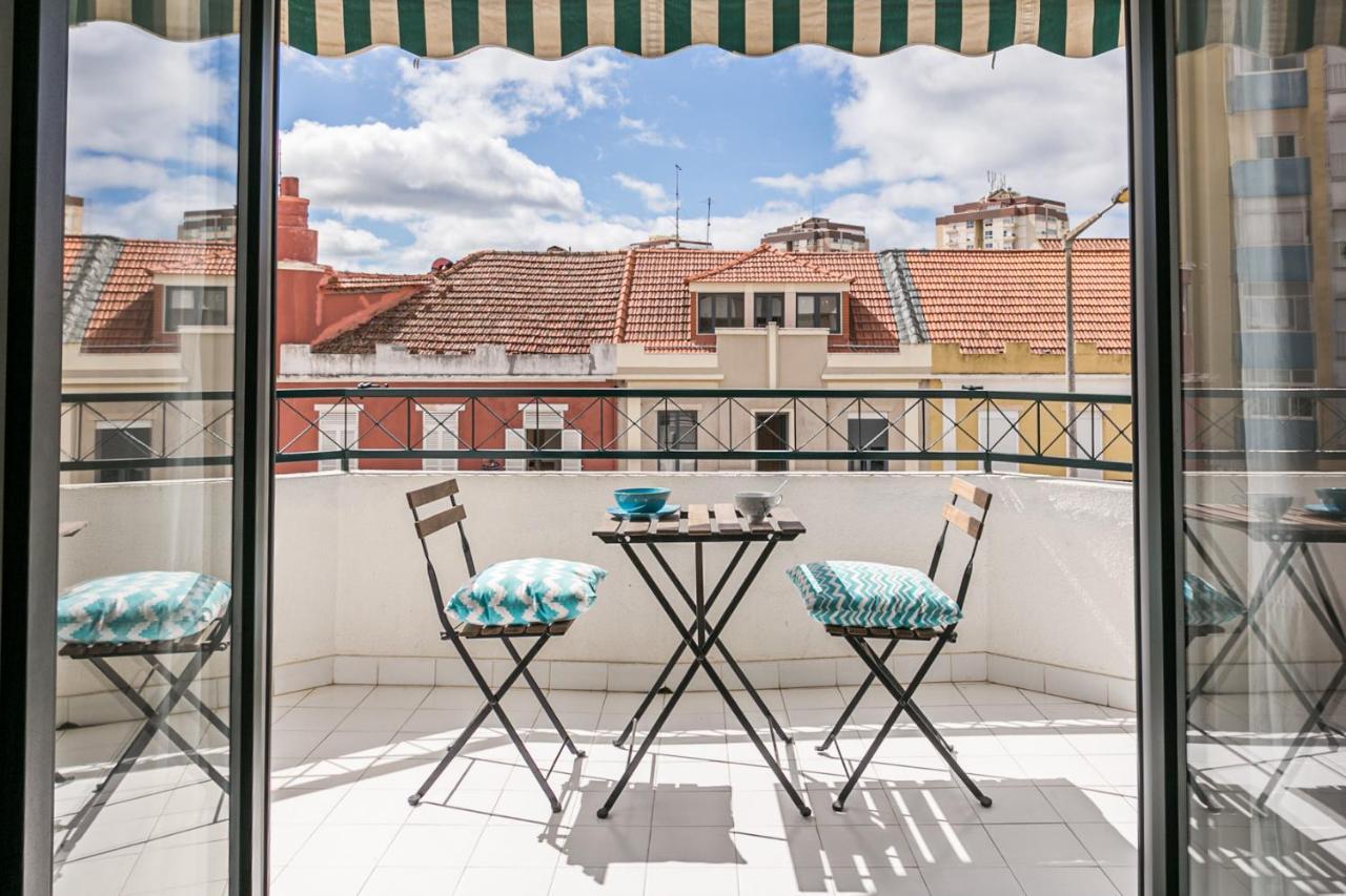 1 Bedroom With Balcony 2 Min Walk To The Beach! Apartment