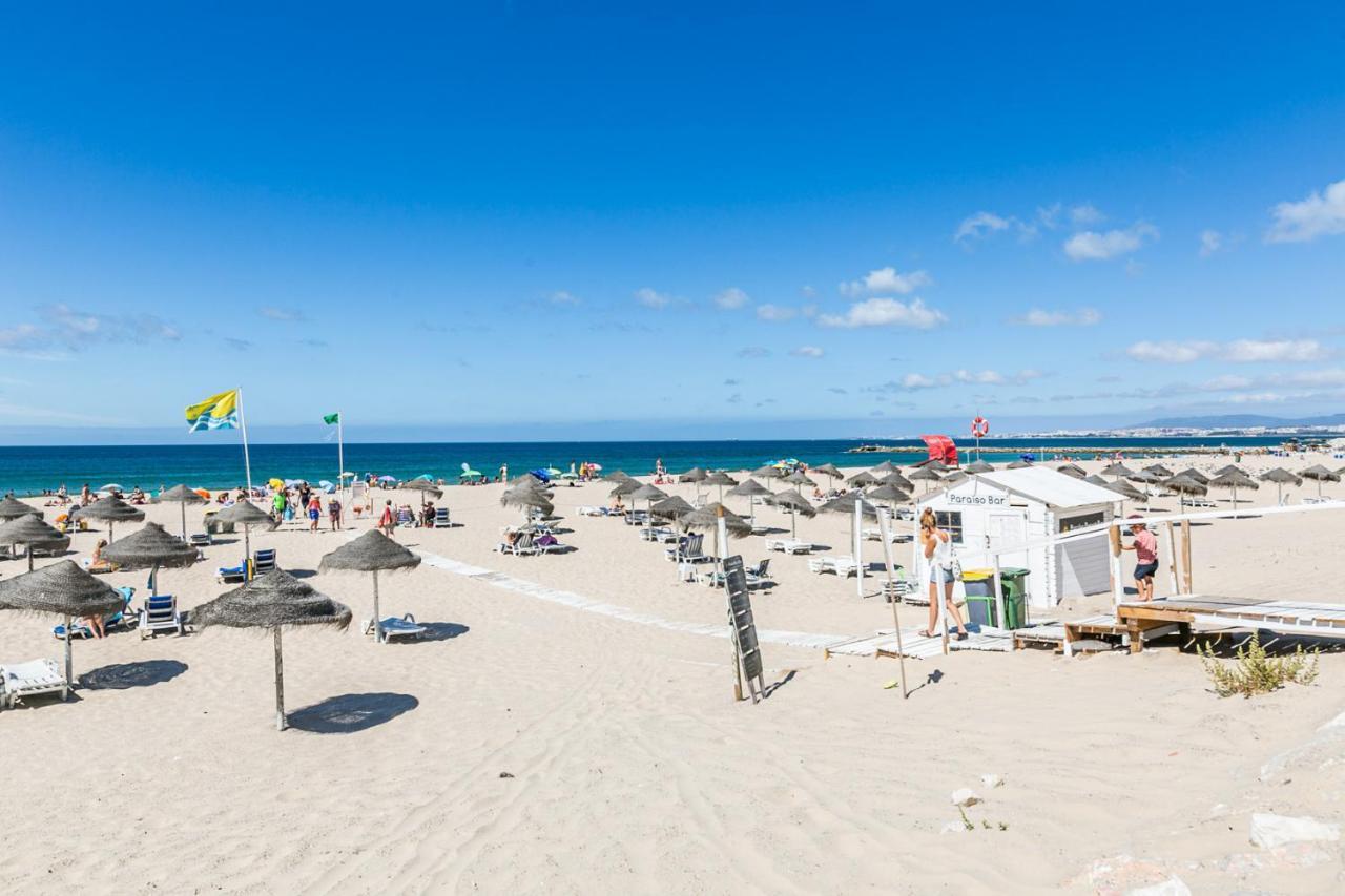 1 Bedroom With Balcony 2 Min Walk To The Beach! Costa da Caparica