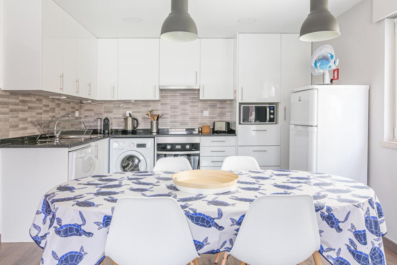 Apartment 1 Bedroom With Balcony 2 Min Walk To The Beach!
