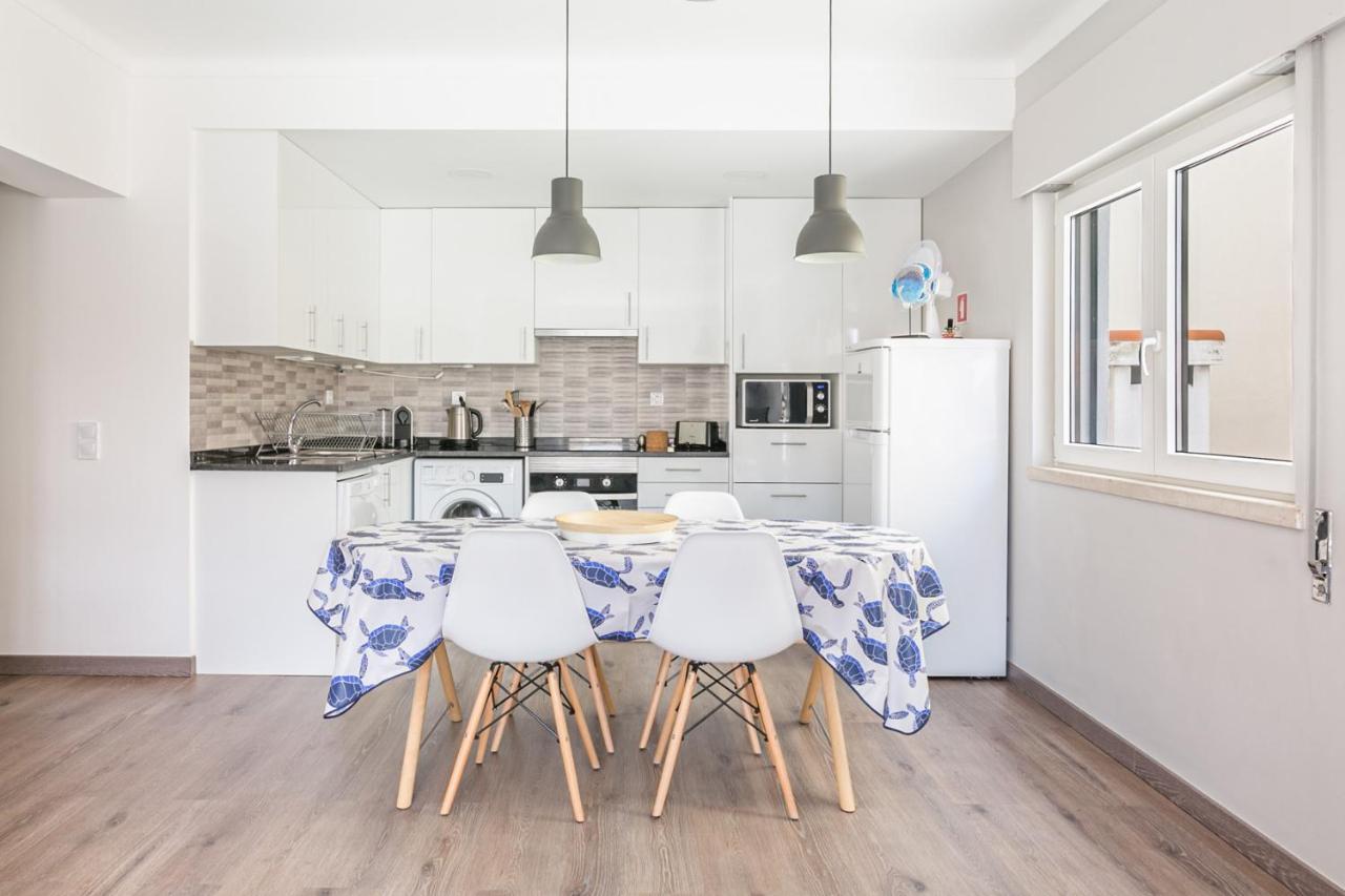 1 Bedroom With Balcony 2 Min Walk To The Beach! Apartment *