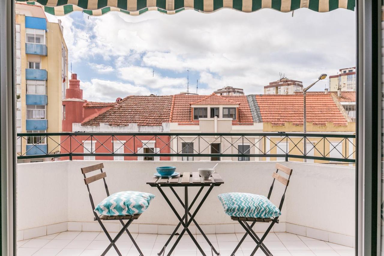 1 Bedroom With Balcony 2 Min Walk To The Beach!