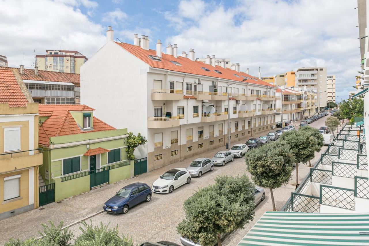 Apartment 1 Bedroom With Balcony 2 Min Walk To The Beach!