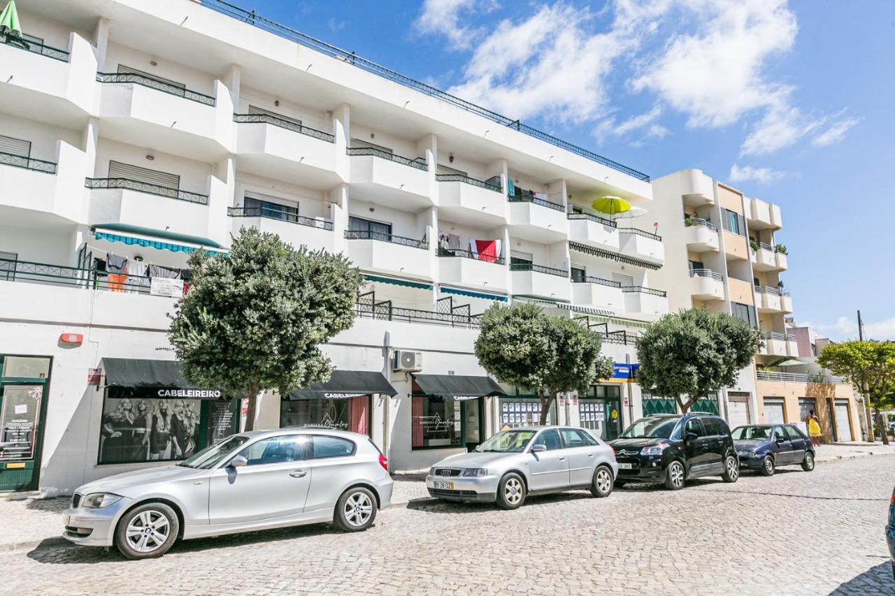 1 Bedroom With Balcony 2 Min Walk To The Beach! Apartment
