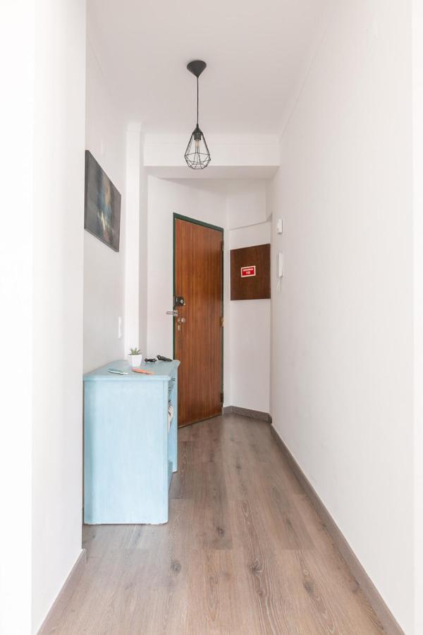 Apartment 1 Bedroom With Balcony 2 Min Walk To The Beach!
