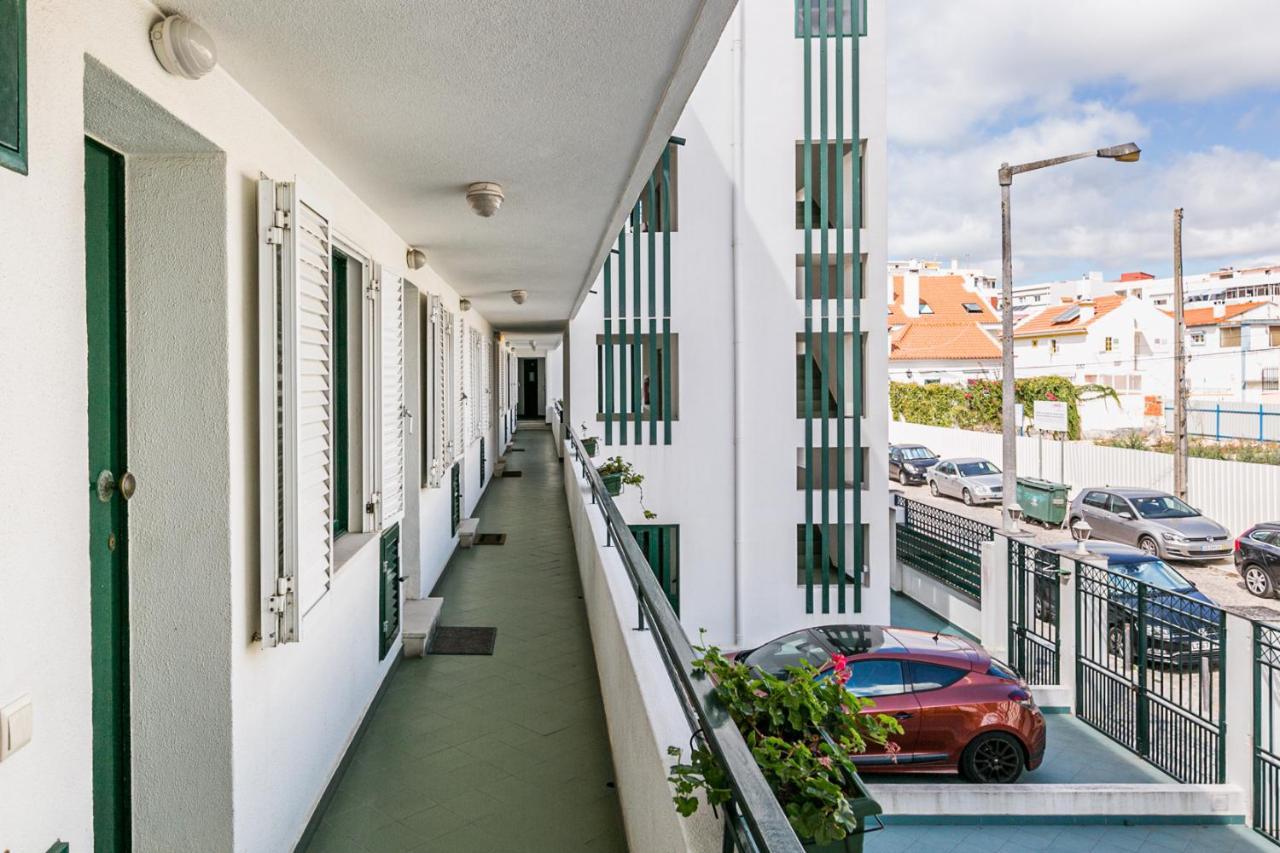 1 Bedroom With Balcony 2 Min Walk To The Beach! Apartment Costa da Caparica